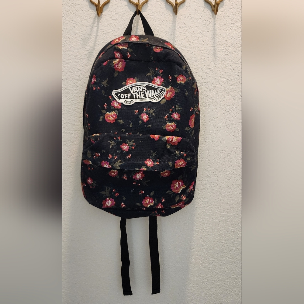 VANS "Off the Wall" Black/ Roses Floral Realm Backpack